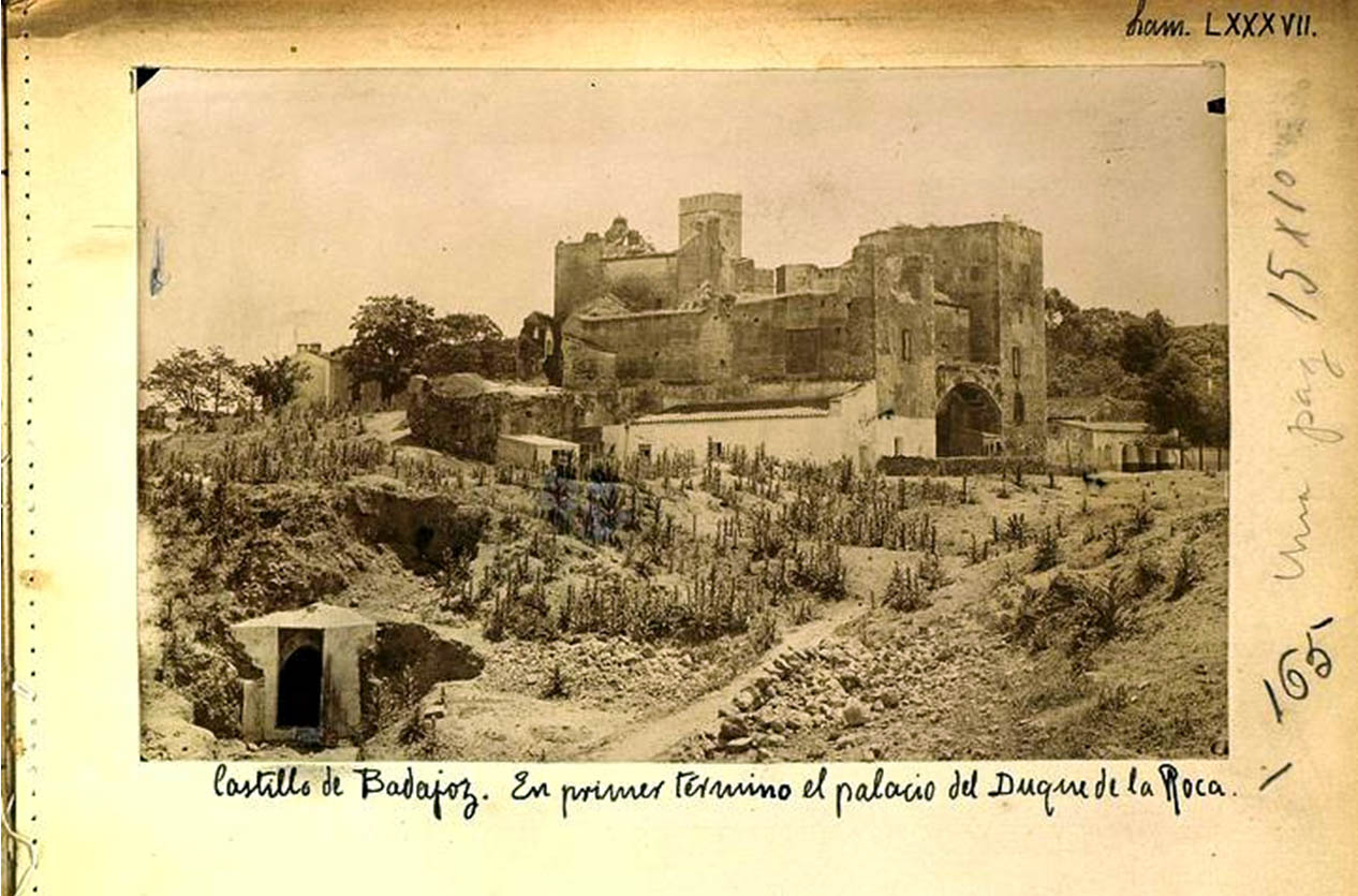 Lámina 2. El palacio del Duque de la Roca. Catálogo Monumental de la Provincia de Badajoz, hacia 1910.